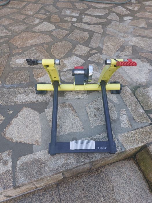 Equipamento ciclismo indoor TACX