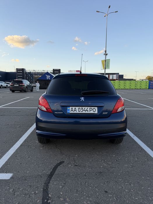 Peujeot 207 2010 рік
