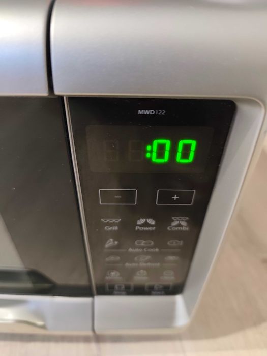 Mikrofala Whirpool MWD 122SL
