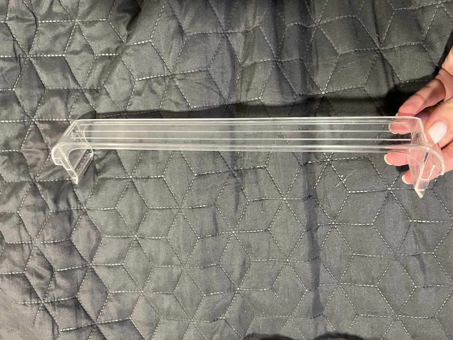 До холодильника Elenberg