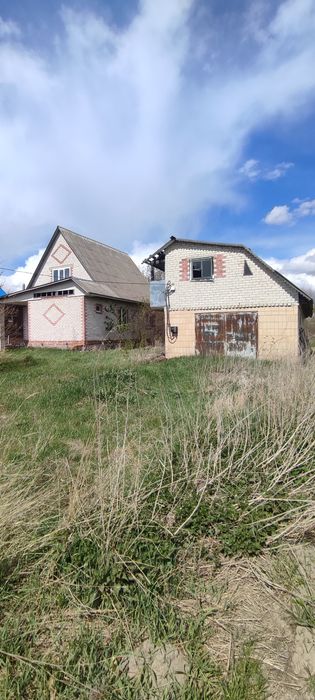 Гарний будинок з комунікаціями в селі Количівка 8км від міста