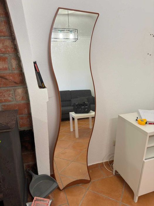 Espelho de Design Ondulado c/ Moldura em Madeira – 169 cm
