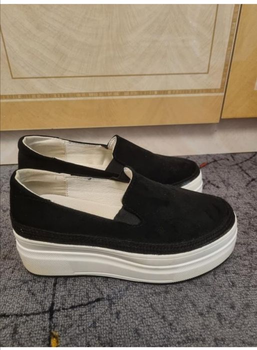 Взуття жіноче сліпони, лофери