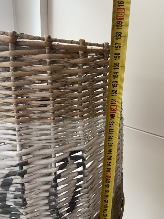 Lampa rodem z PRL  drewno i rattan