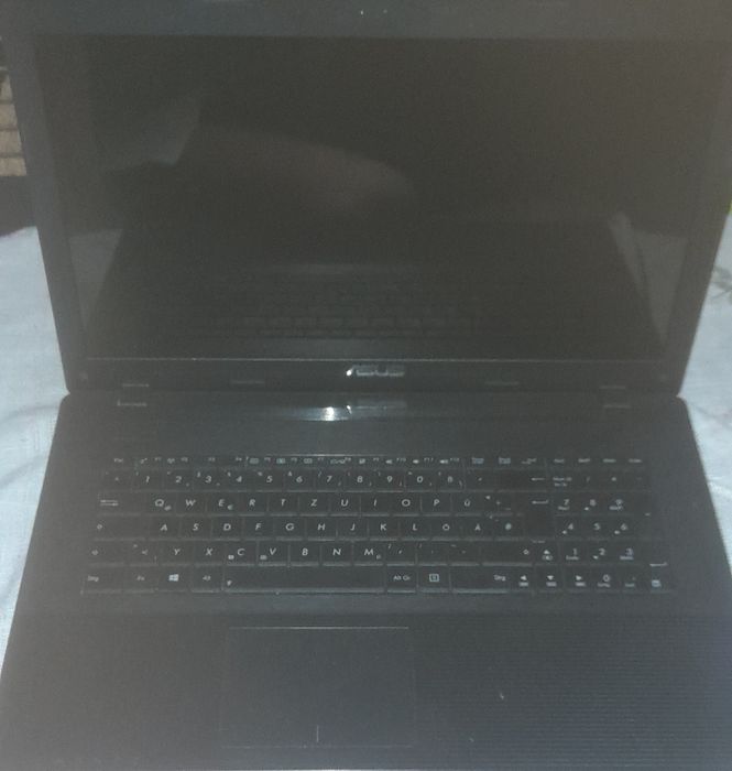 Laptop Asus F75A - TY089H