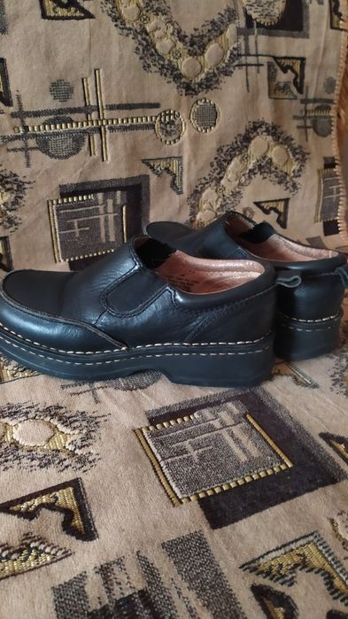 Шкіряні туфлі з натуральної шкіри
