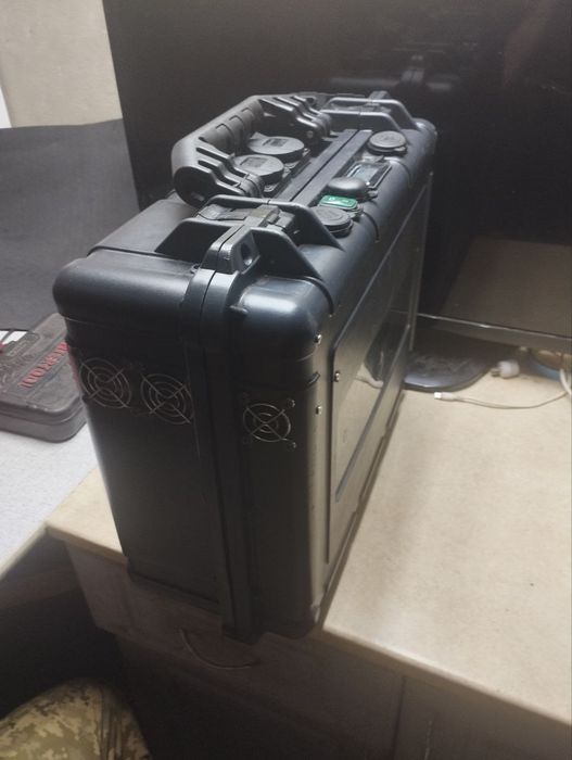 Зарядная станцыя Повер банк