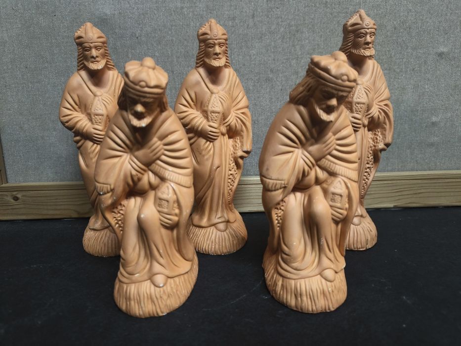 Figuras Reis Magos
Conjunto de figuras de Reis Magos.

- Peças com det