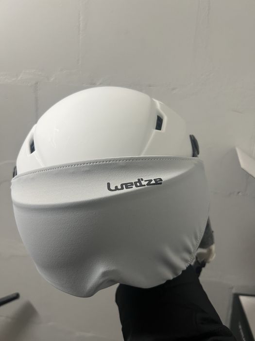 Kask narciarski bialy  z szybą nowy