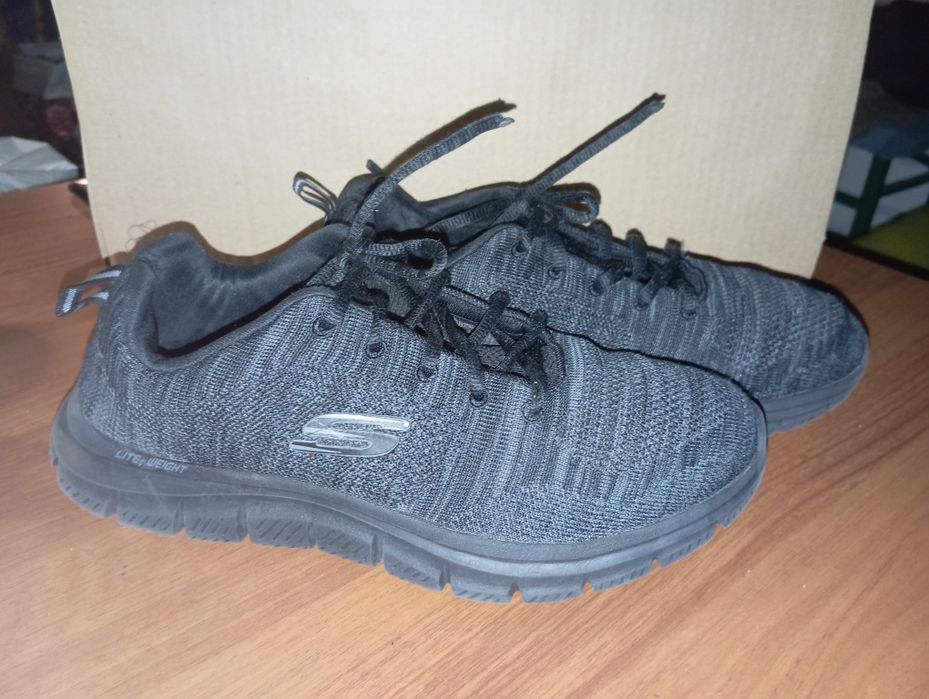 Sneakersy Skechers buty do biegania 41,5 rozmiar.