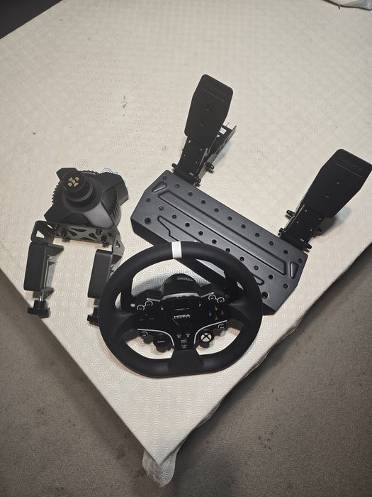MOZA Racing R3  Conjunto Volante+Pedais