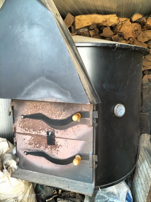 Vendo forno, com pouco uso