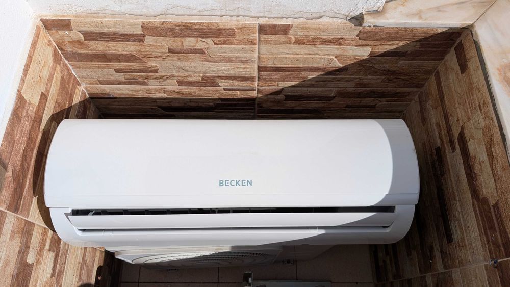 Ar Condicionado BECKEN BAC4256 (18 m² - 9000 BTU - Branco)