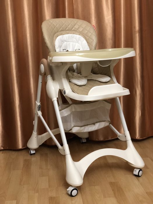 Продам детский стульчик для кормления CARRELLO Caramel CRL-9501