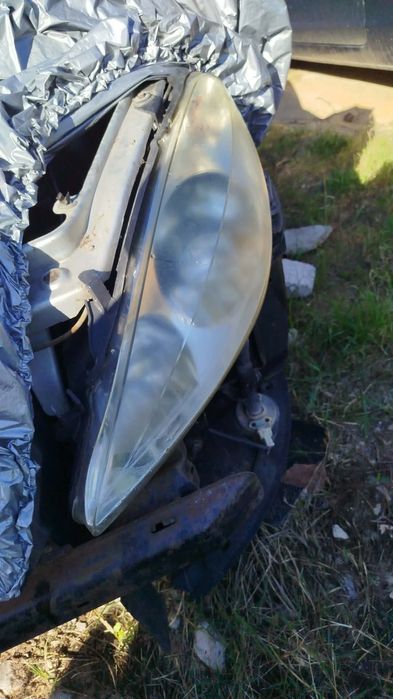 Vendo farol pegeot 307 ano  2005