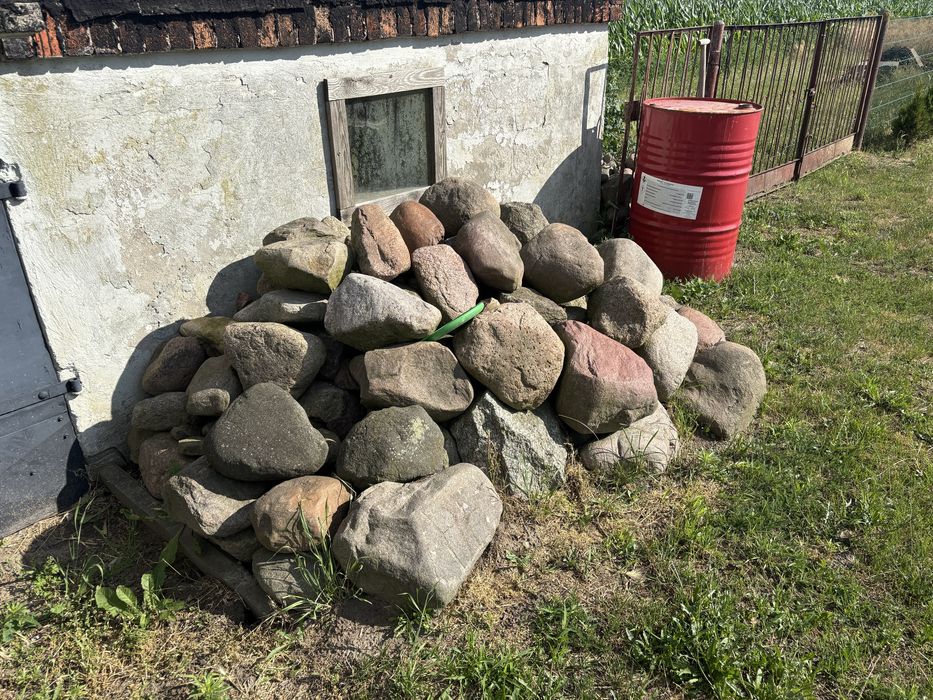Oddam kamienie i gruz