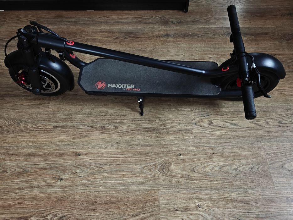Продам електросамокат maxter tео max