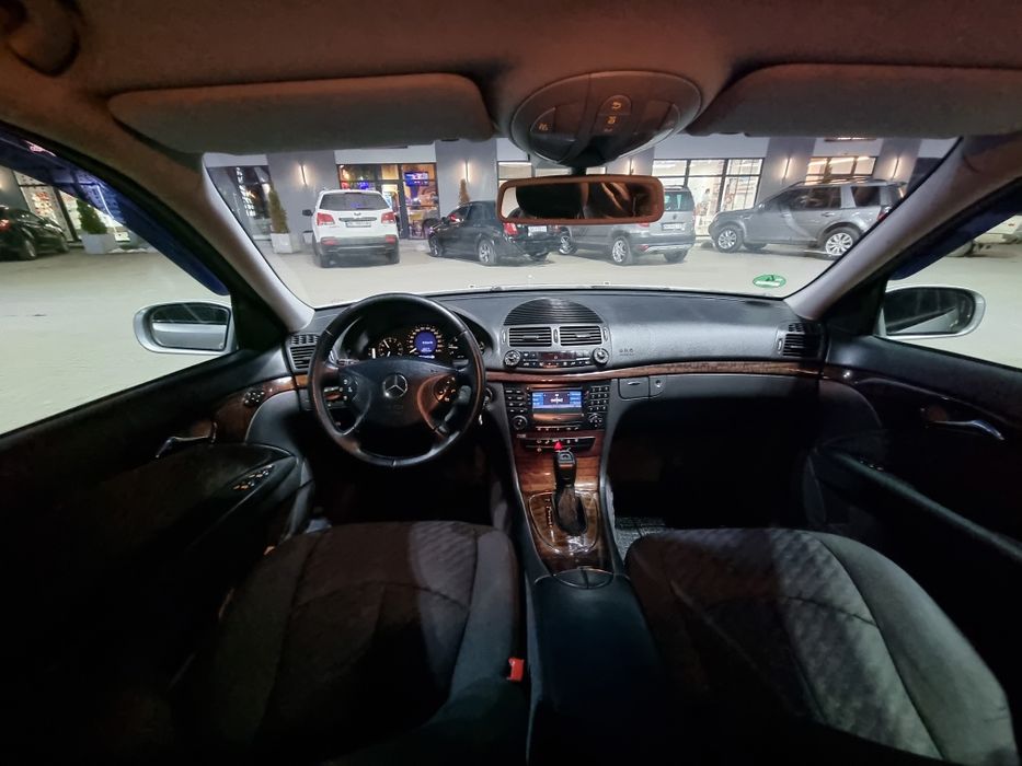 Mercedes-Benz e211