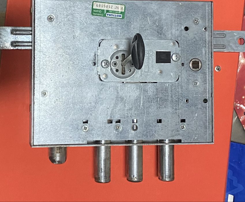 Fechadura e nucleo mottura