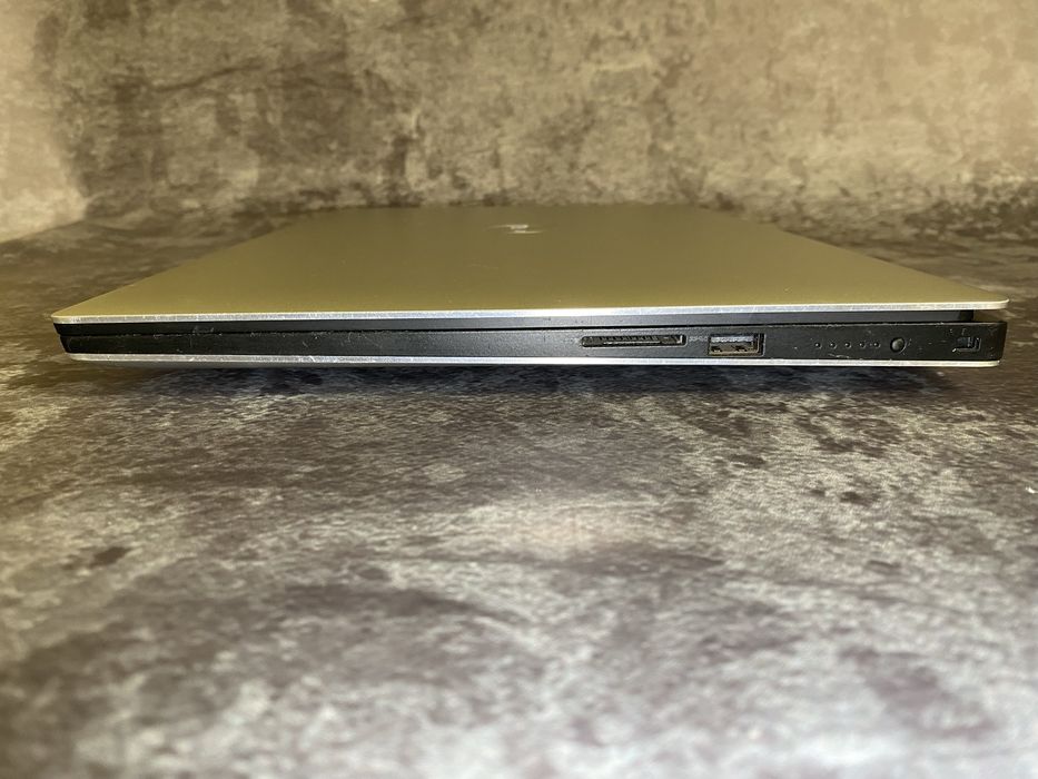 Dell Precision 5540 і7-9850h 16Gb 256Gb T1000 4GB UHD IPS 15,6” сенсорний