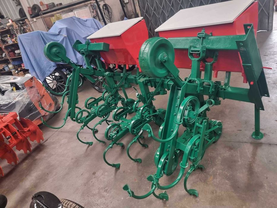 Sachador com adubador de milho / outras culturas - Usado