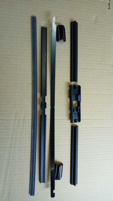 Щітки для двірників безкаркасні 450/500/600 мм