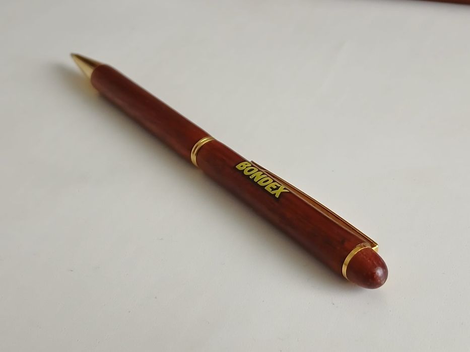 Caneta da marca Bondex