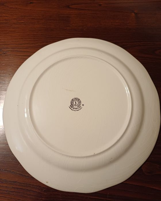 Prato raso da Fabrica de Porcelanas de Sacavém