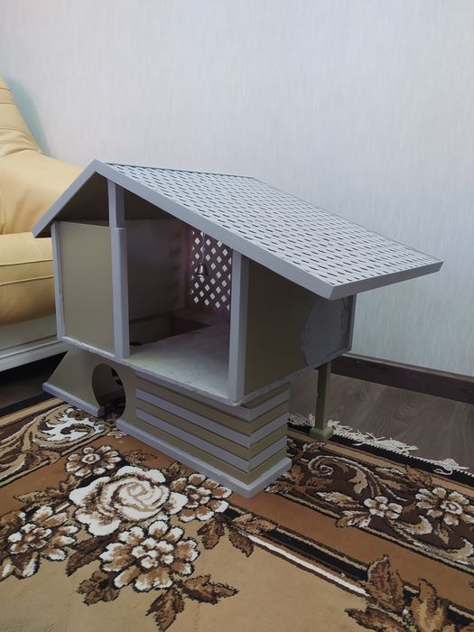 Будинок-хатка для котів