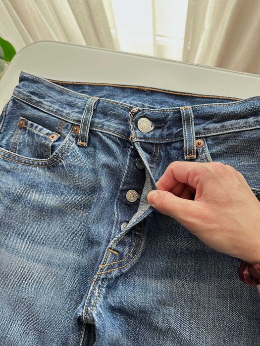 Сині жіночі джинси прямого крою levi’s 501 модель 25-26 розміру