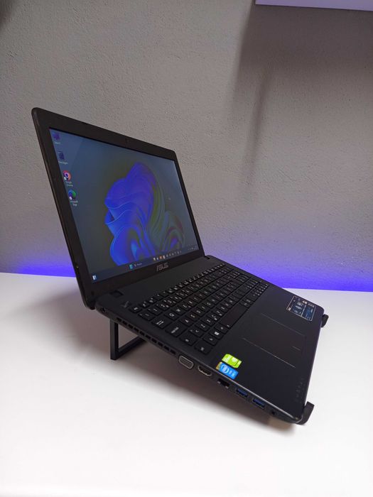 ASUS i7,Ram 8GB,SSD 256gb/Windows 11