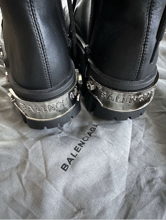 Balenciaga Strike Boot – Ekskluzywne buty w stylu industrialnym