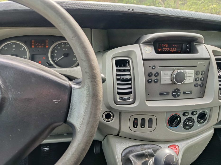 Opel Vivaro Long 9 Osobowe Rok 2010
