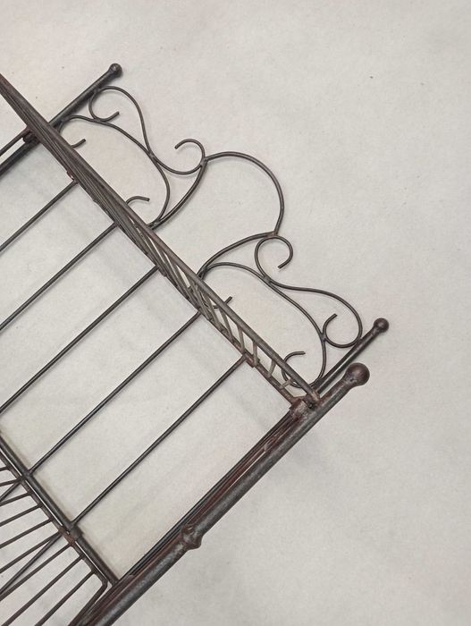Estante de ferro forjado