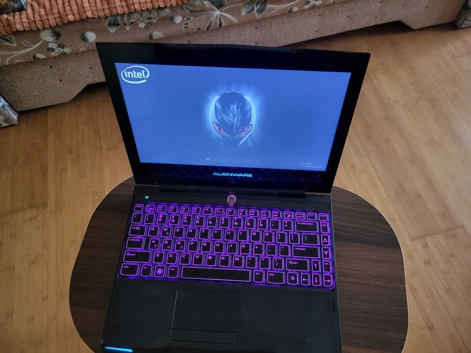 Dell Alienware M11x R2 i7 4GB 320GB  GT 335 ретро ігровий ноут