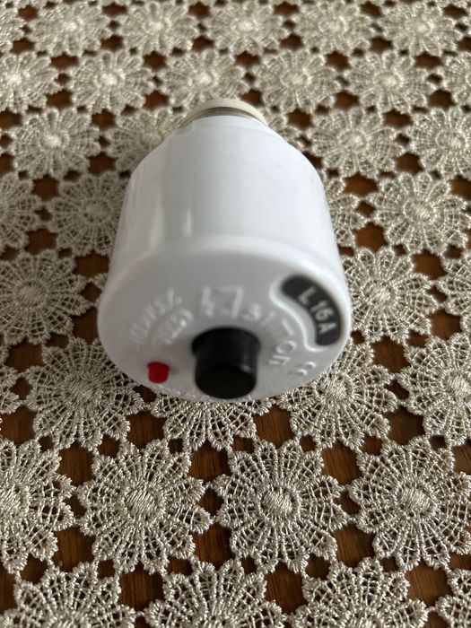 Wkrętkowy włącznik instalacyjny Konyakt simon