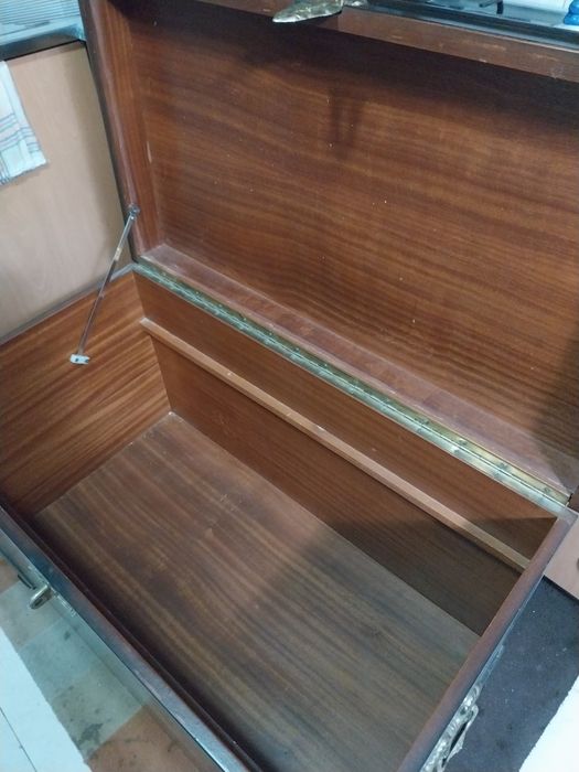 Arca em madeira antiga impecavel