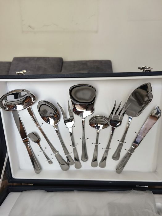 Faqueiro de 130 peças com caixa Belo Inox