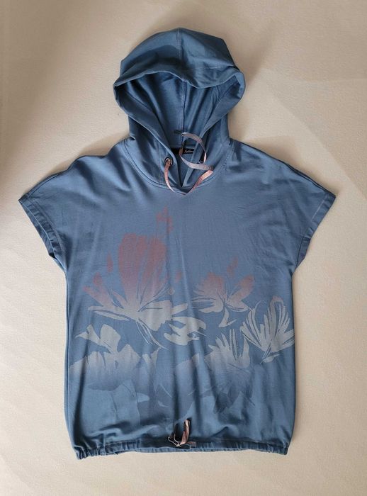 T-shirt damski z kapturem