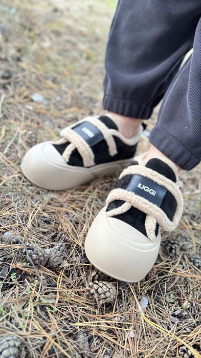 Зимові зручні кеди кросівки UGG