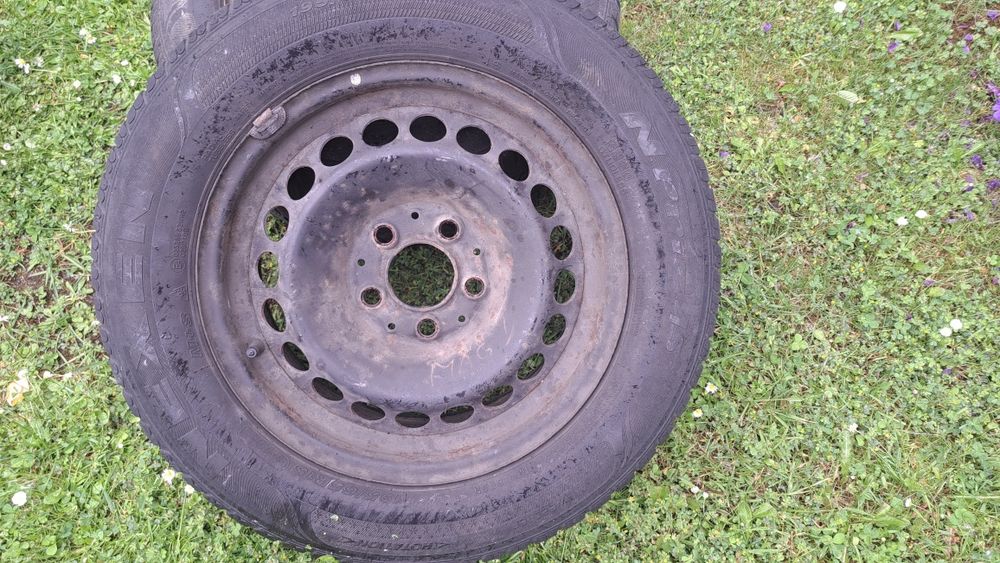 Felgi stalowe z oponami 195 65 R15