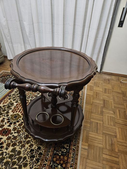 Carrinho de Chá com rodas.