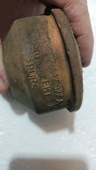 Продам опорну подушку передньої стойкі Пассат б5