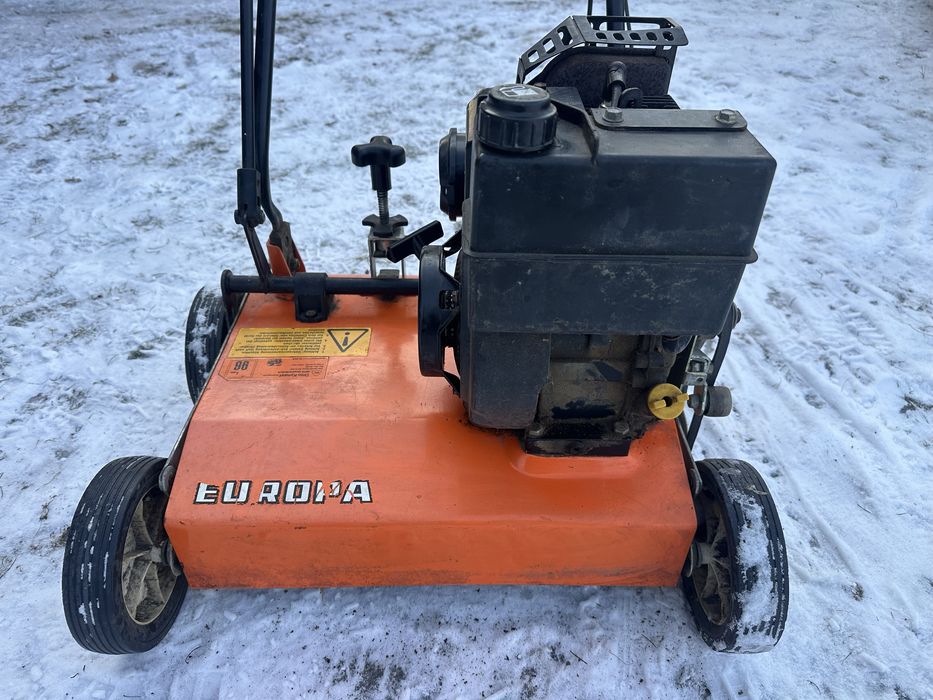 Wertykulator spalinowy