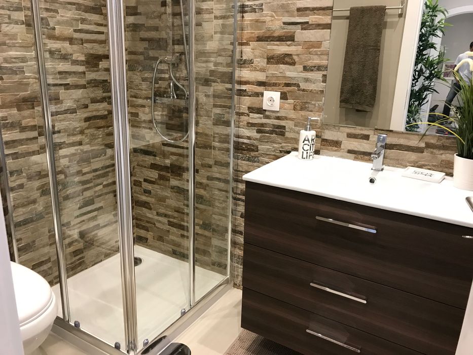 APENAS UM QUARTO PARA ESTUDANTES -POLO UNIV. PORTO -JUNTO À FEUP E FEP