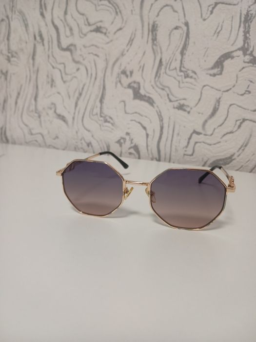 Оригінальні сонцезахисні окуляри Valentino(Б/У)