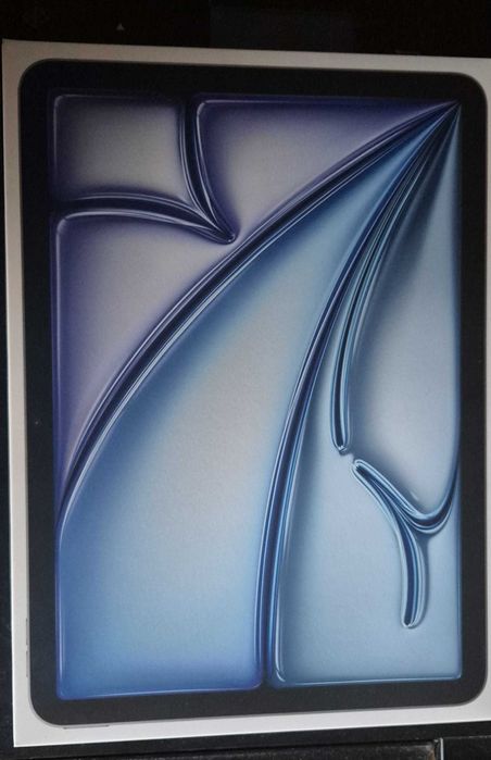 iPad Air 11 - Inch (M3) 128 GB + klawiatura + rysik {komplet}