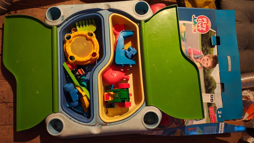 Stolik dziecięcy do zabawy