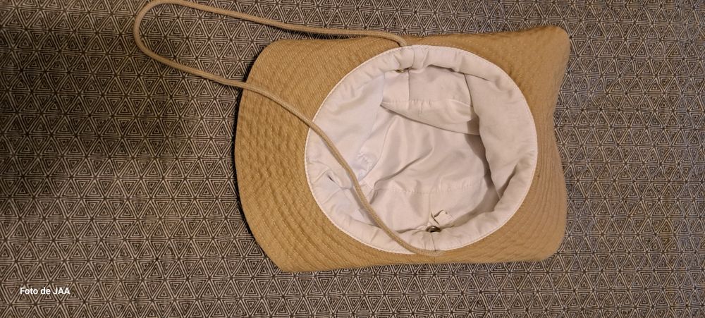 Chapéu de pano do estilo cowboy