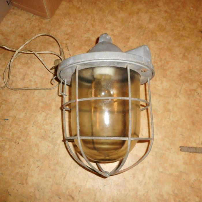 Lampa loftowa industrialna